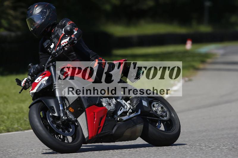 /Archiv-2024/29 12.06.2024 MOTO.CH Track Day ADR/Gruppe blau/36